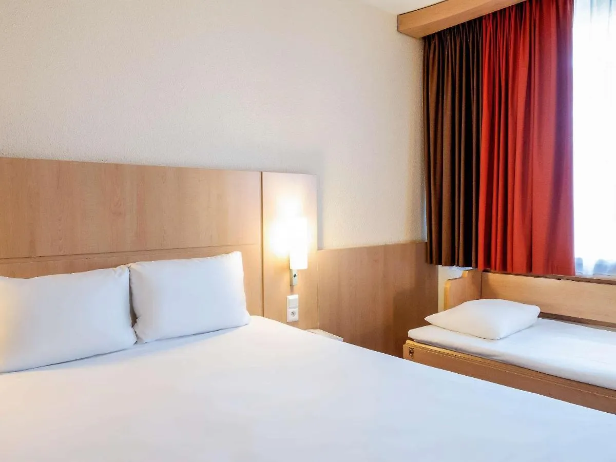 ***  Hotel Ibis Toulouse Aeroport Blagnac Francia